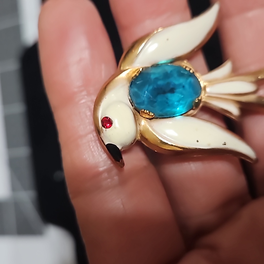 Vintage Coro Jelly Belly enameled bird - Picture 2 of 5